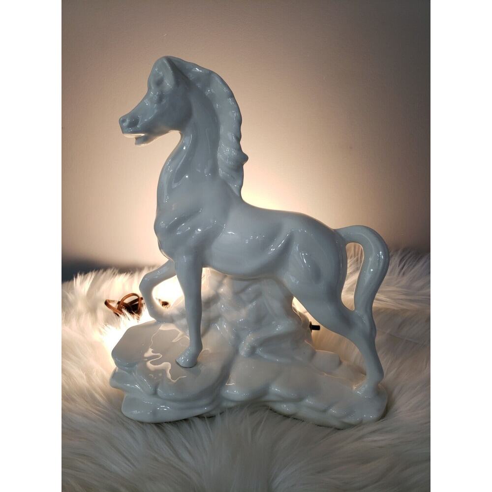 Vintage MCM White stallion Horse Table Lamp Light 1950s Tiki‎ Hollywood Regency